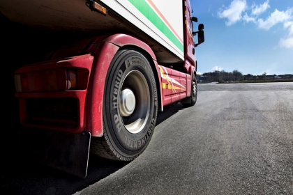 Купить грузовые шины в Москве